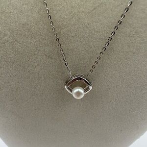 Silver 925 and Pearl Diamond Shape Necklace